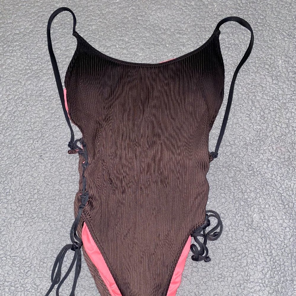 Size Med Victoria Secrets bathing suit
